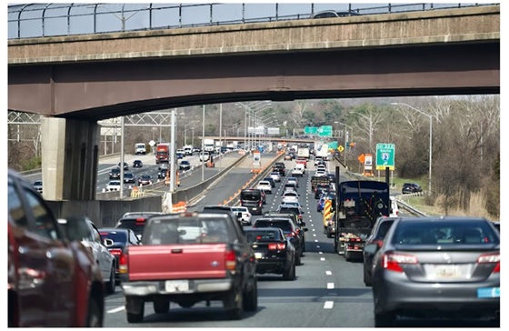 Baltimore Banner photo of highway traffic
