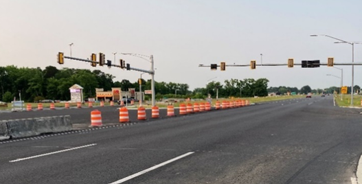 traffic signal at at US 13 (Ocean Highway) and MD 822 (UMES Boulevard)